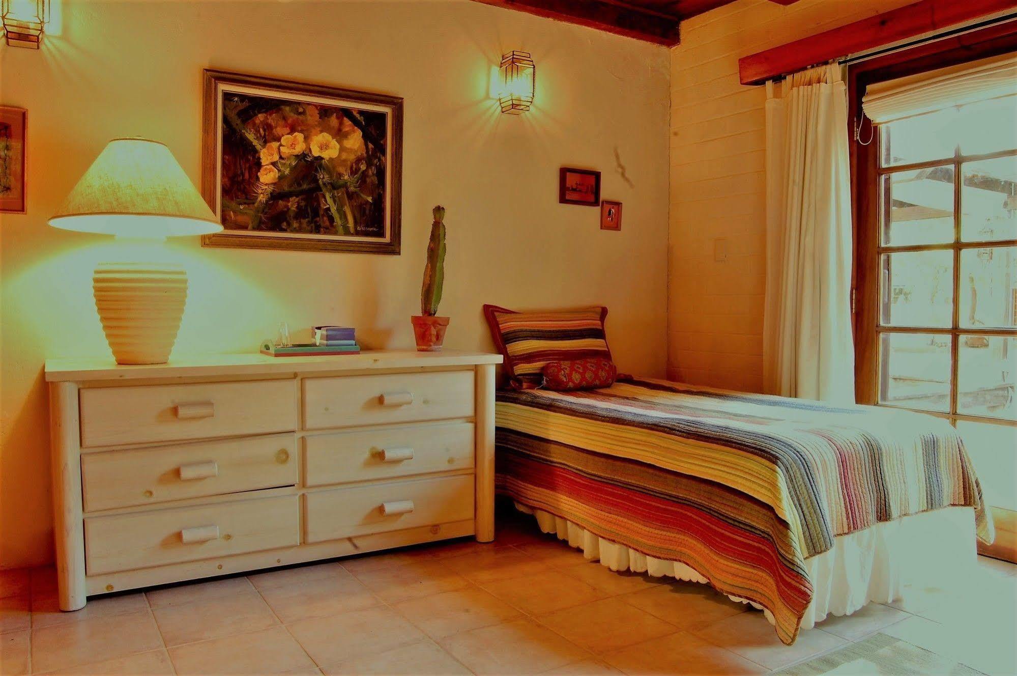 Sam Hughes Bed and breakfast 3*